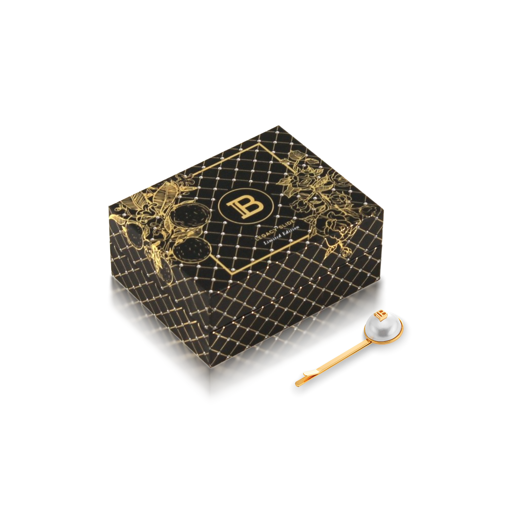 KAMPAŅA – BALMAIN HAIR Anniversary Gold & Pearl Hair Clip